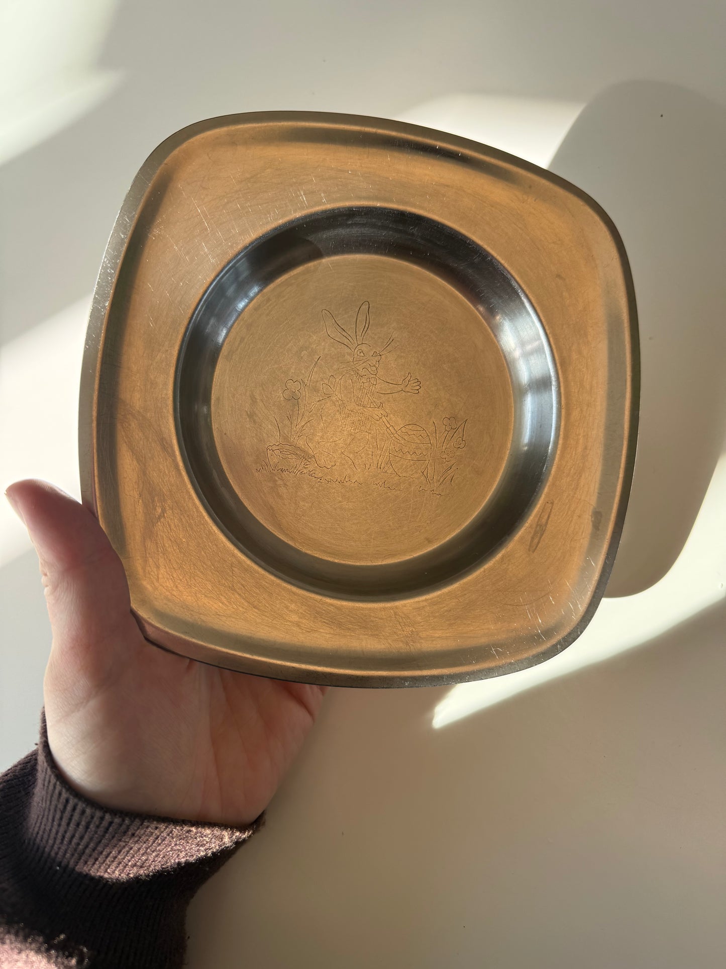 Børnetallerken i stål med kaninmotiv – Blåmst Børn