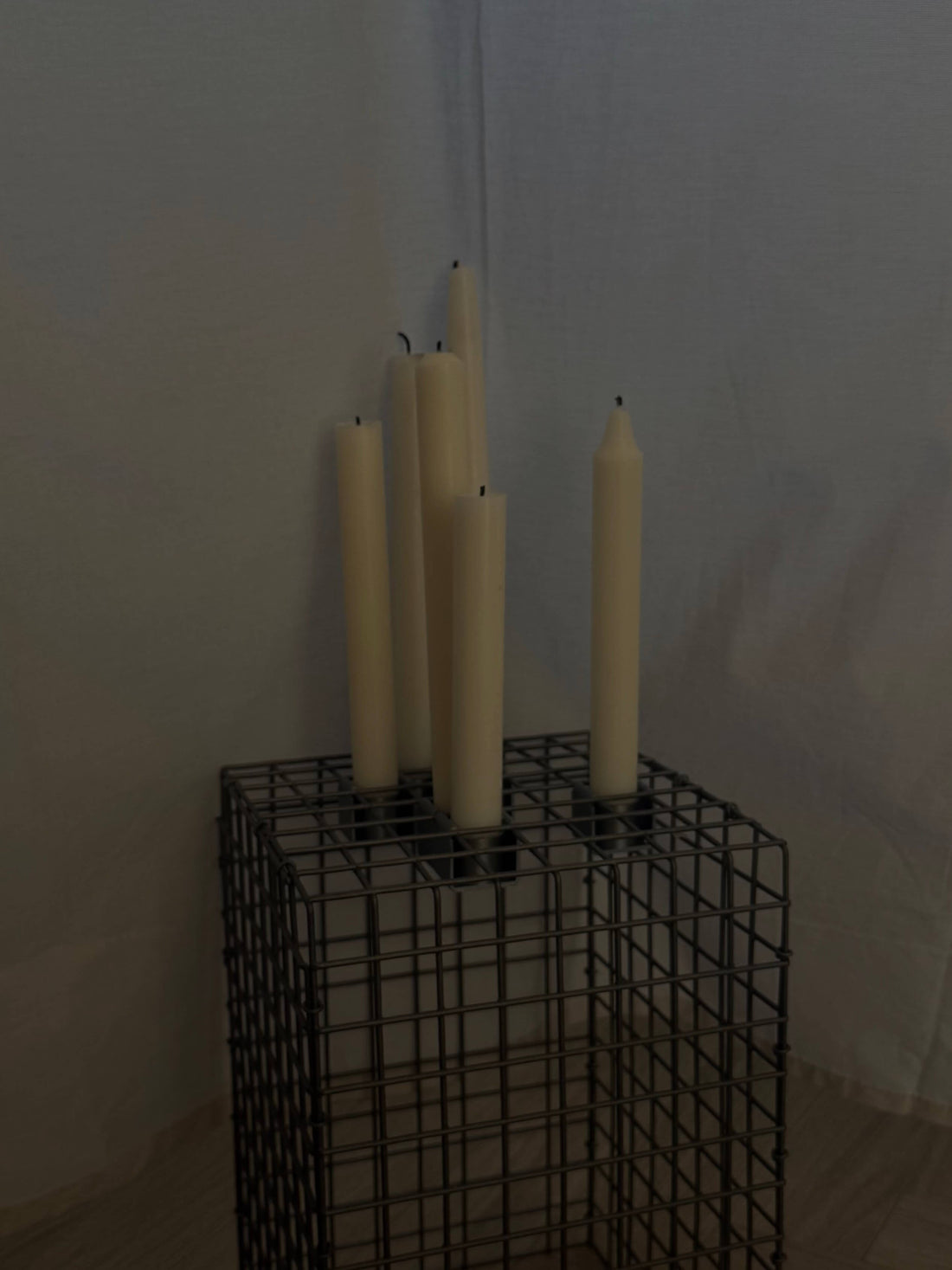 Candle Stories: Grid 01 – når lyset samler rummet
