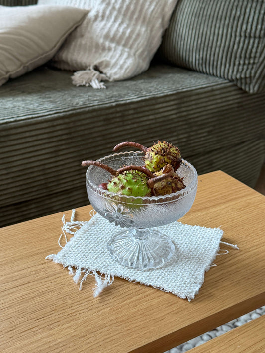 Glasskål på piedestal