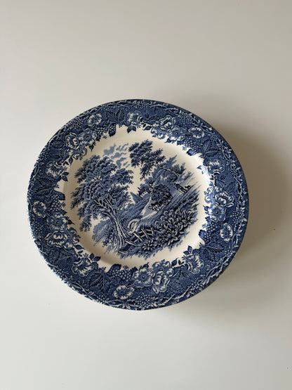 Middagstallerkener i engelsk porcelæn