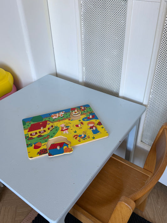 Træpuslespil med bondegård