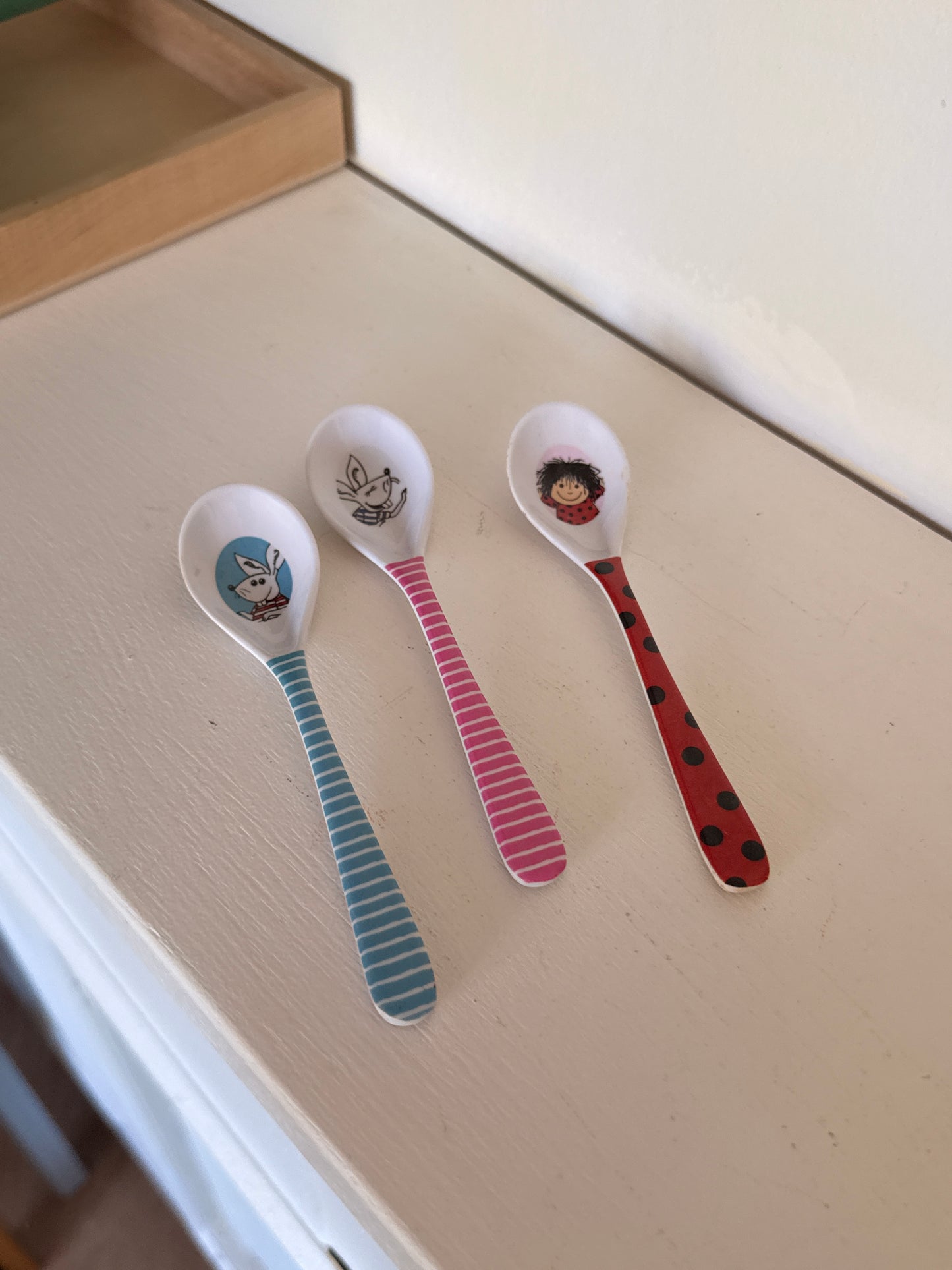 Plastikskeer med Cirkeline figurer – børneservice