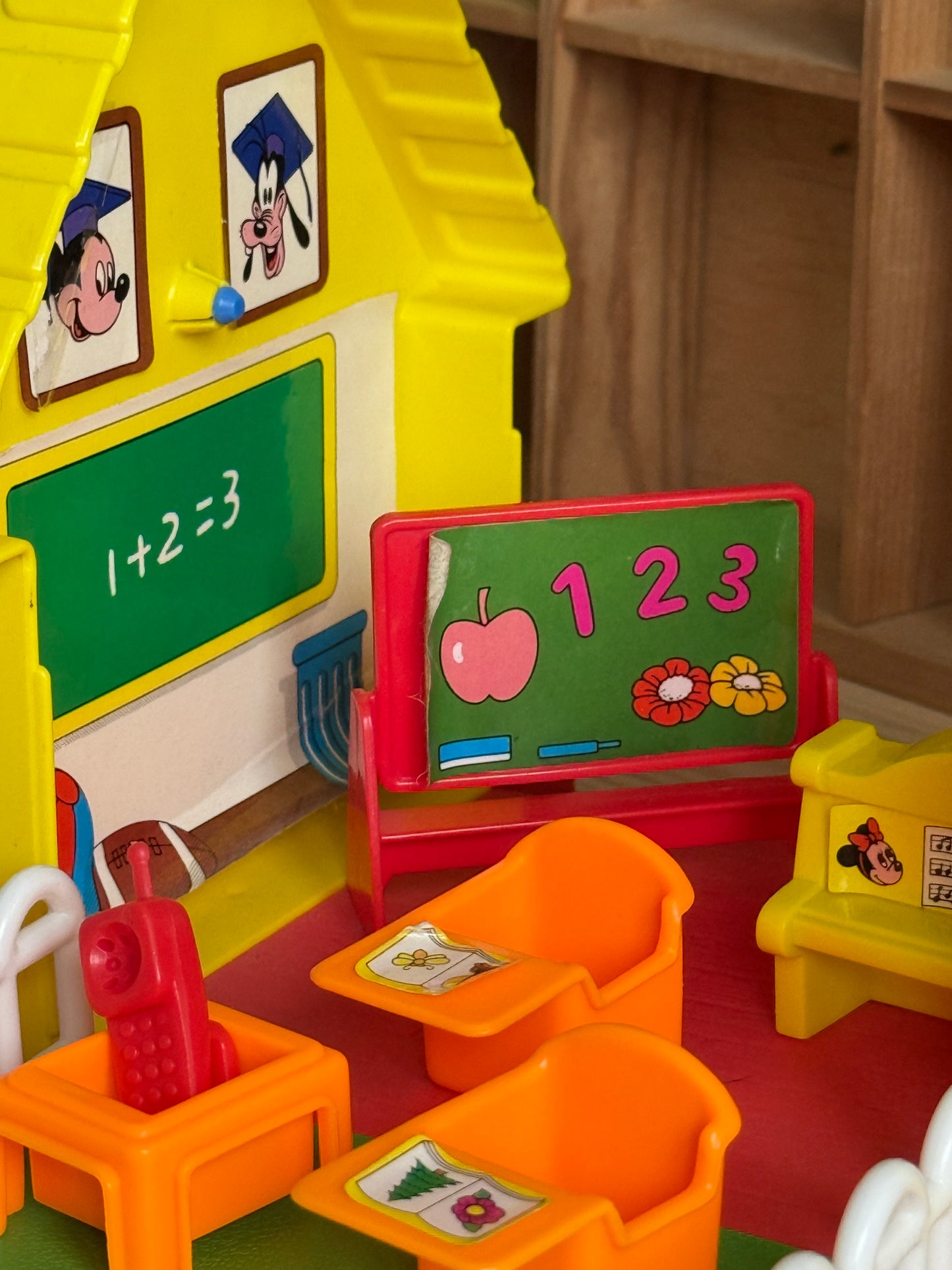 Mickys skole legehus – Disney legetøj & fantasileg