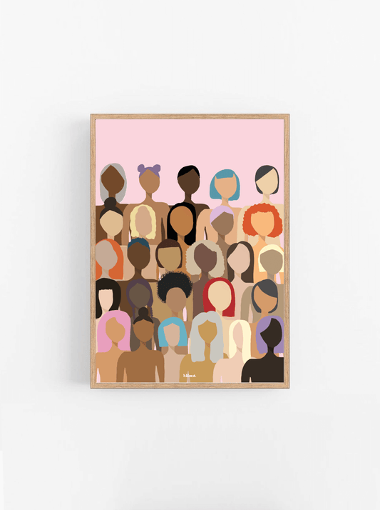 Blåmst Women of the World plakat på lyserød baggrund – hyldest til mangfoldighed og fællesskab.